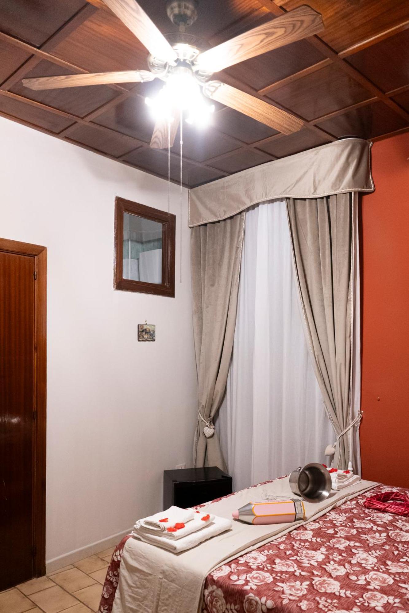 Affitta Camera Don Vittorio - Napoli Portacapuana Εξωτερικό φωτογραφία